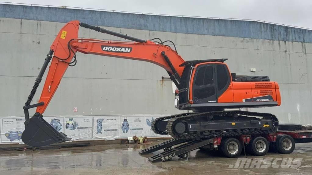 Doosan DX 225 LCA Raupenbagger