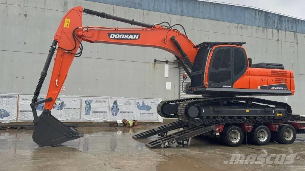 Doosan DX 225 LCA Raupenbagger