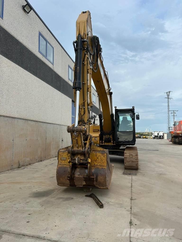 CAT 323 D LN Raupenbagger