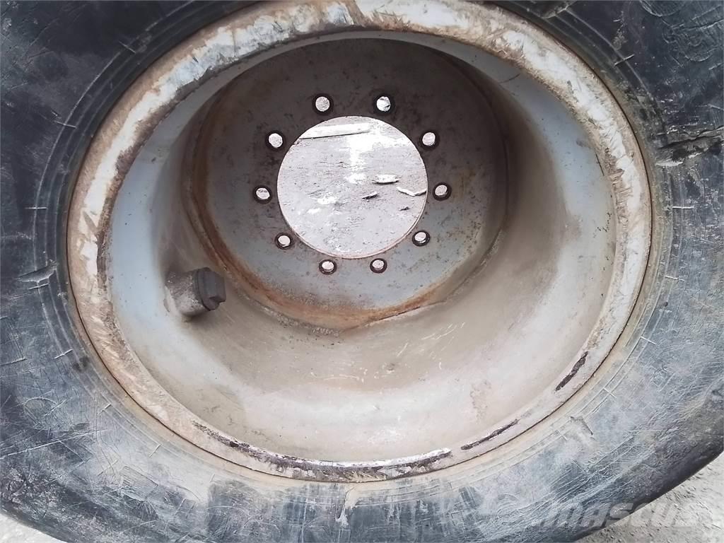 Valmet 890 20x26,5 Reifen