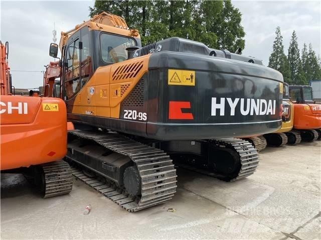 Hyundai Robex 220 LC Raupenbagger