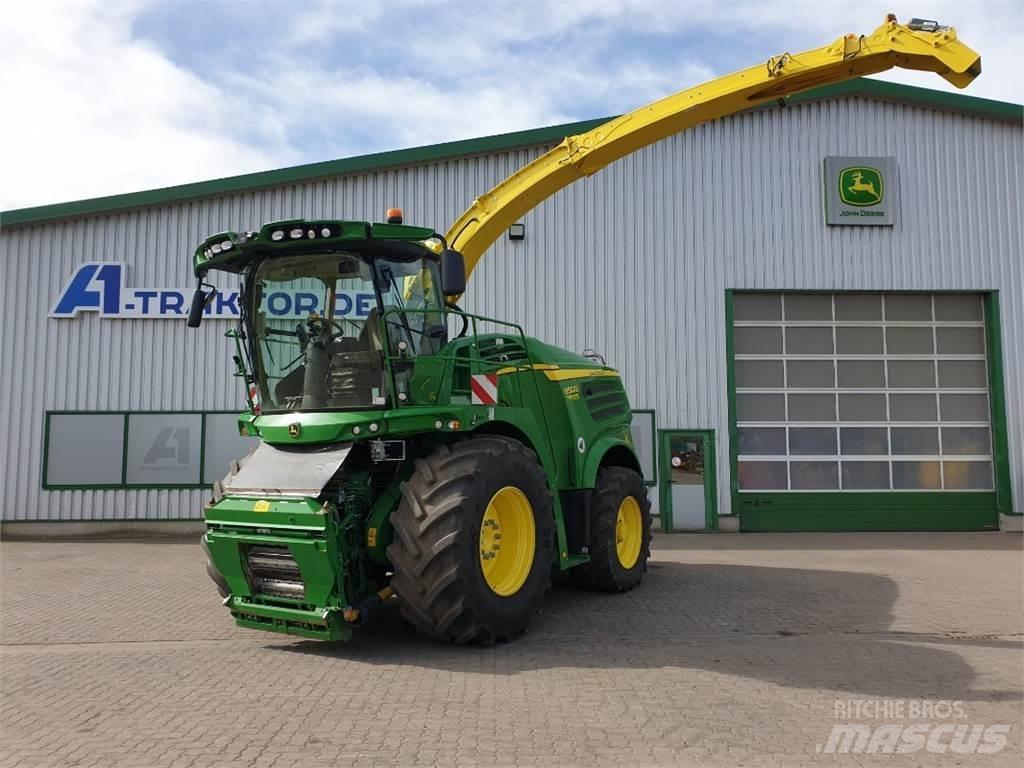 John Deere 8500 Feldhäcksler