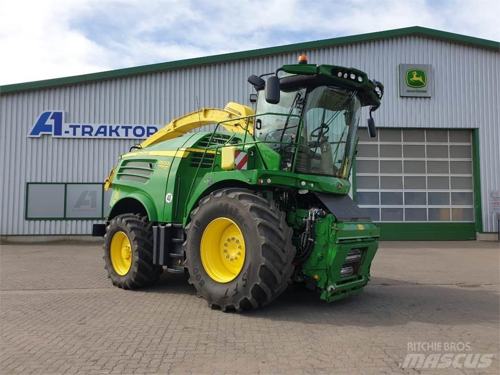 John Deere 8500 Feldhäcksler