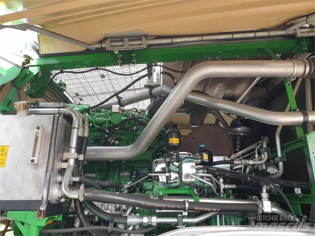 John Deere 8500 Feldhäcksler