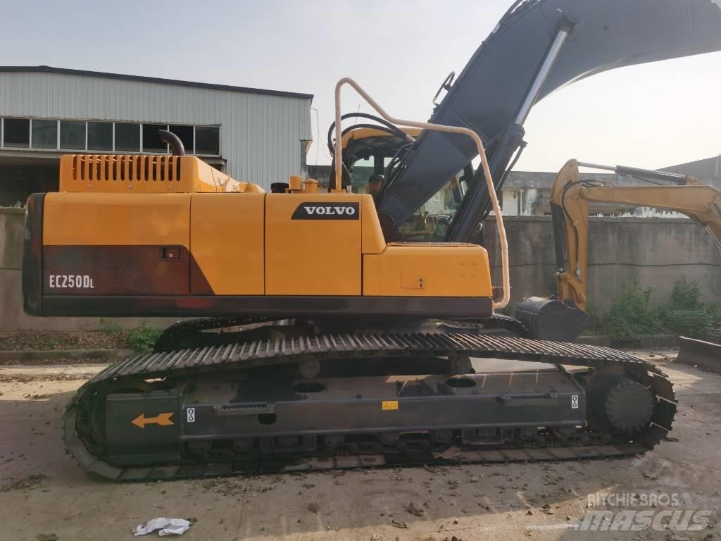 Volvo EC 250 D L Raupenbagger