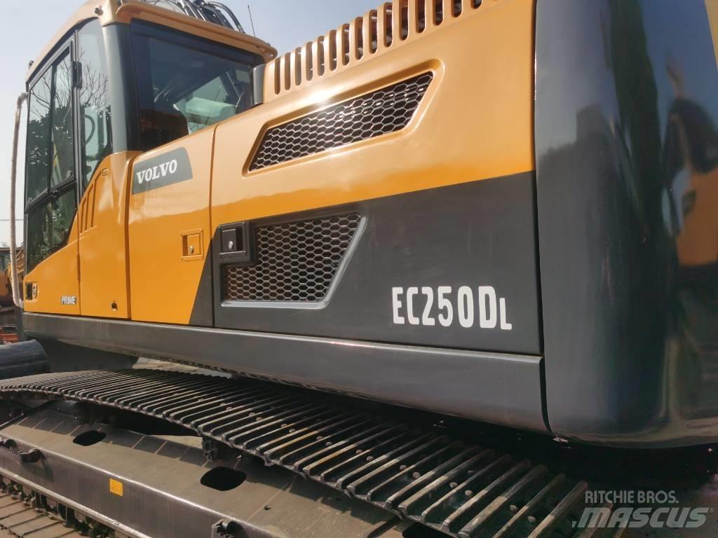 Volvo EC 250 D L Raupenbagger