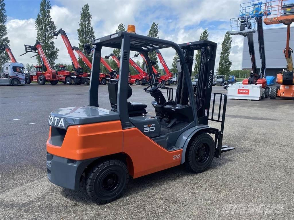 Toyota 52-8FDF30 Dieselstapler