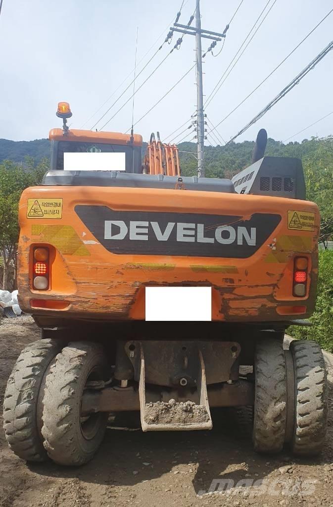 Doosan DX 140 W Mobilbagger