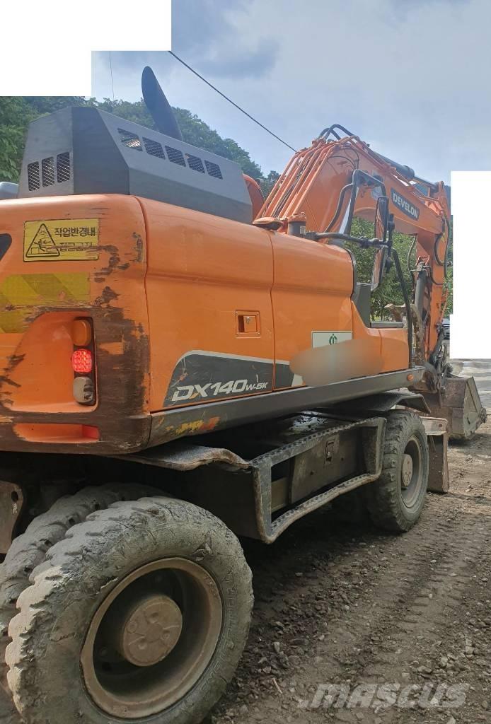 Doosan DX 140 W Mobilbagger