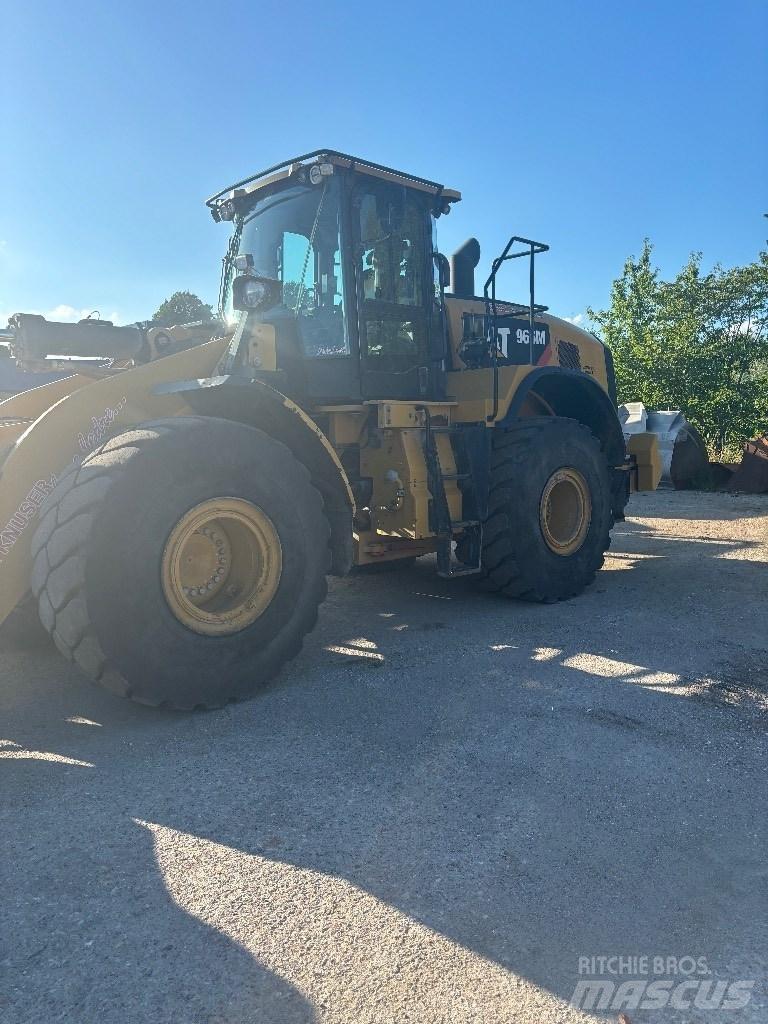 CAT 966m Radlader
