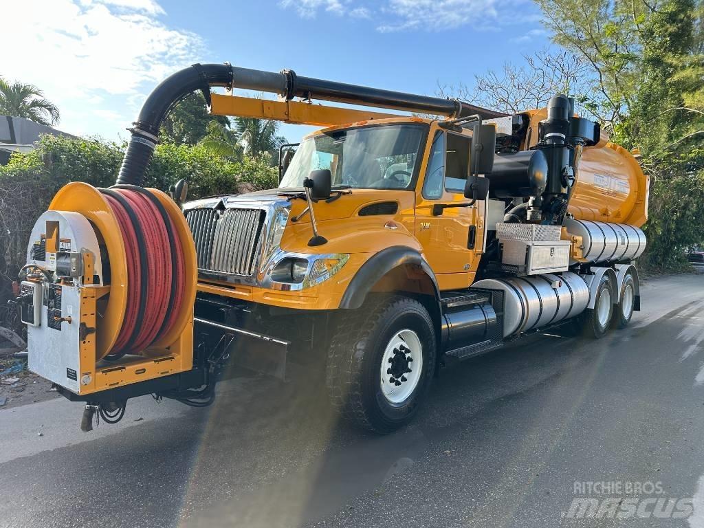 International 7600 Saug- und Druckwagen