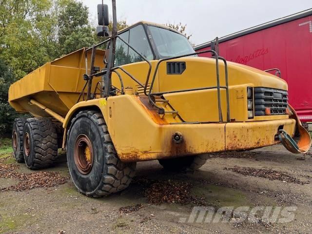 CAT 740 Dumper - Knickgelenk