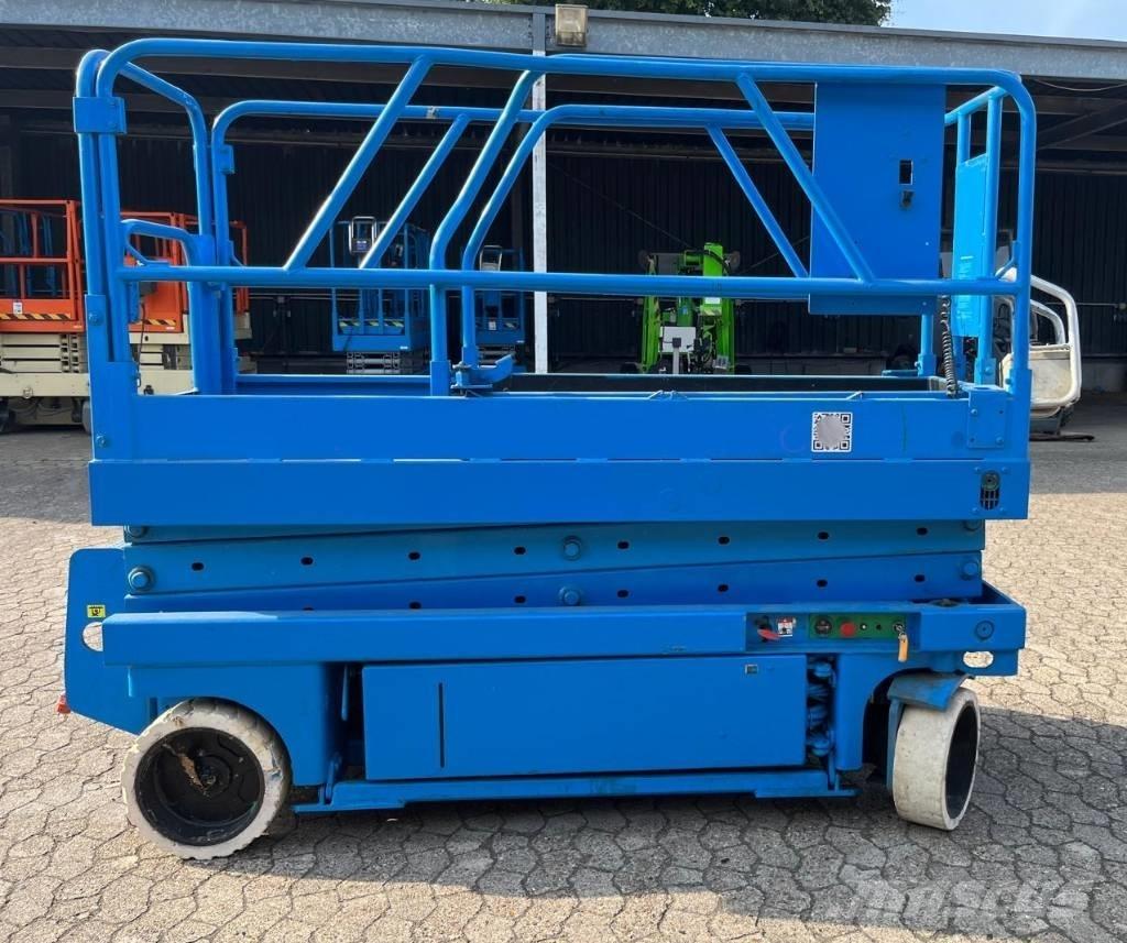 Genie 2032 Scheren-Arbeitsbühnen