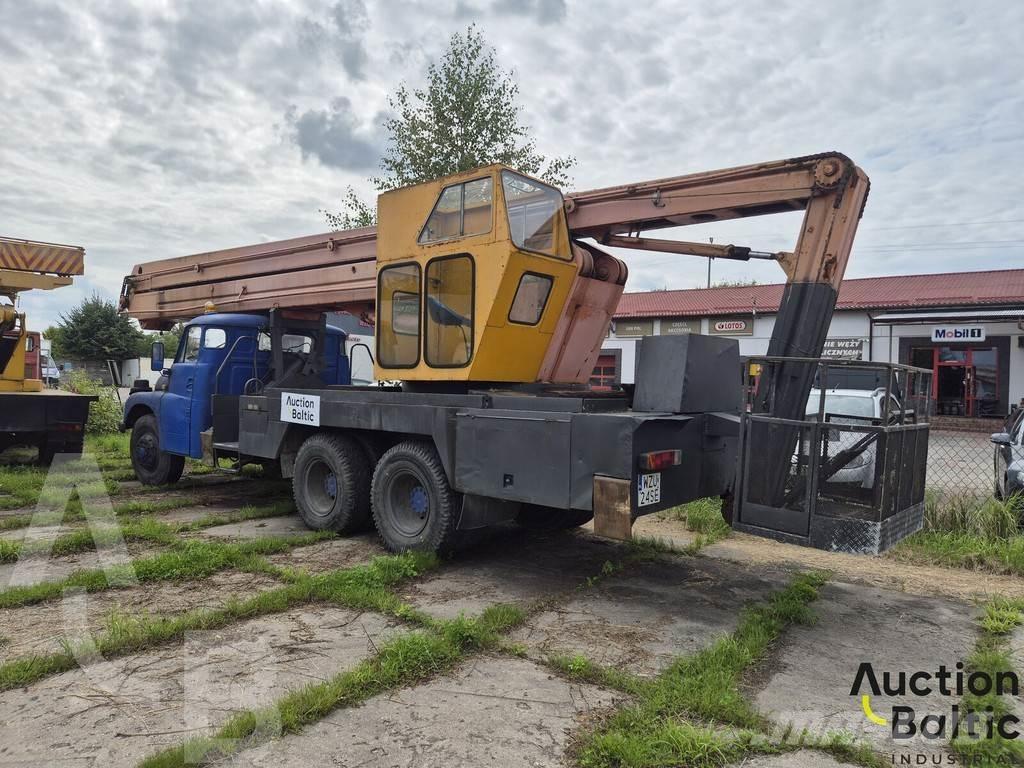 Tatra MPT27 All-Terrain-Krane