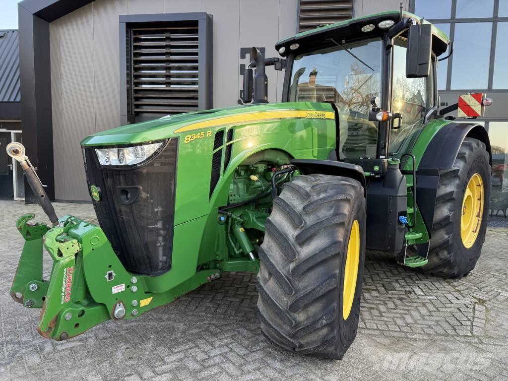 John Deere 8345 R Traktoren