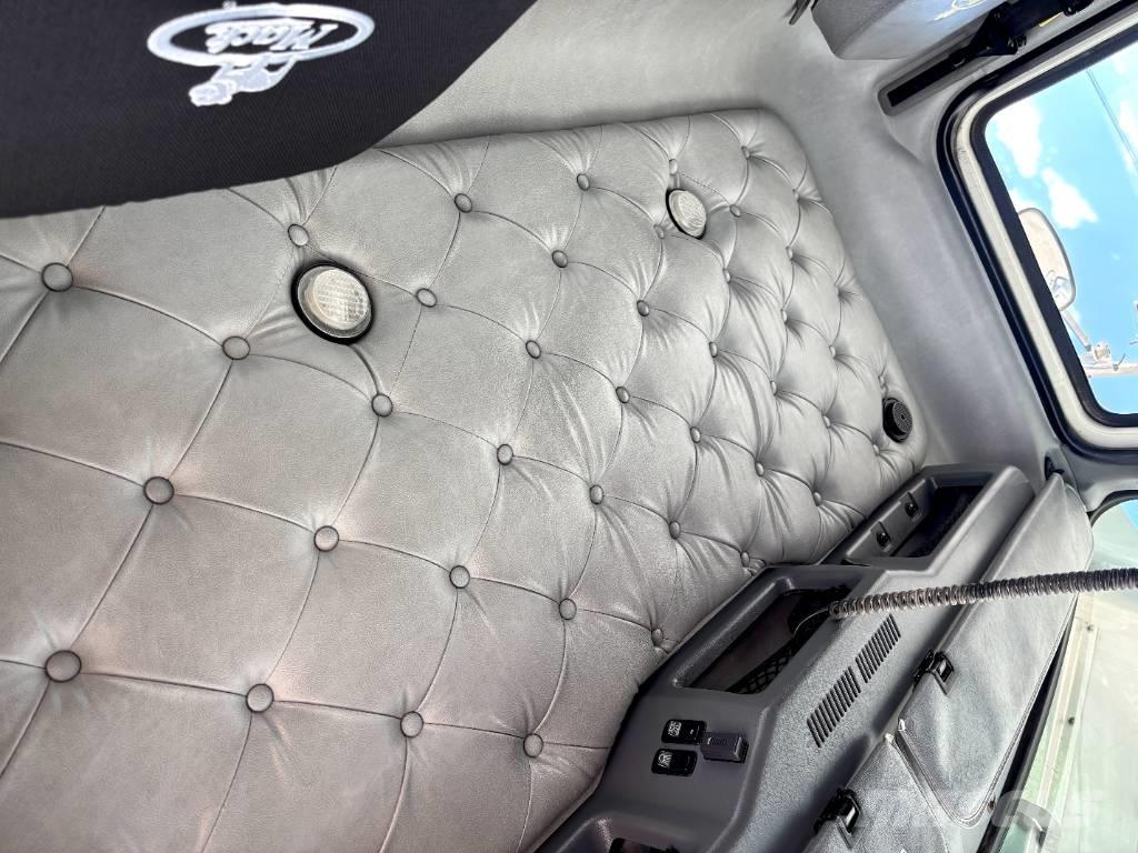 Mack CHU 613 Sattelzugmaschinen