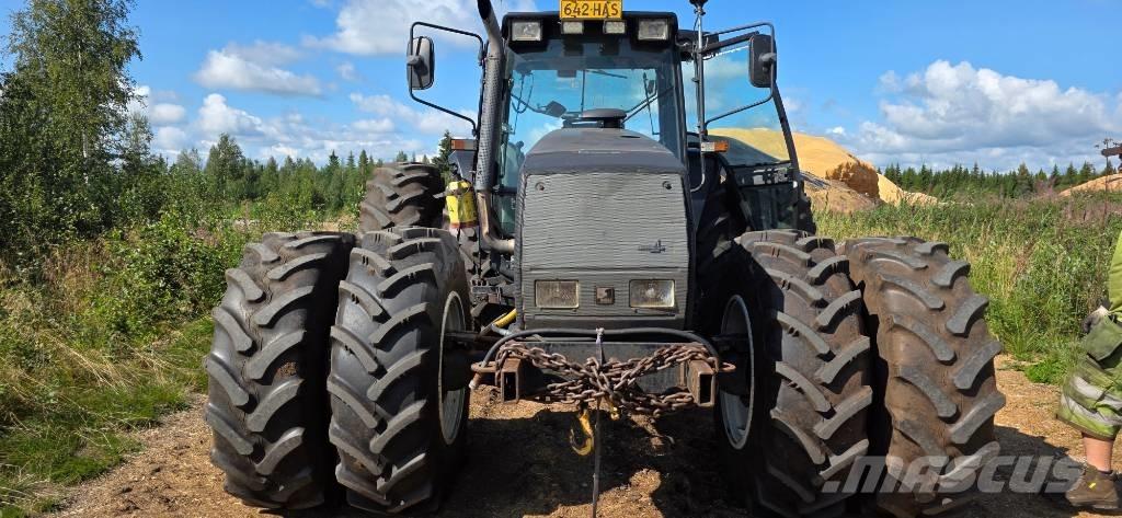 Valmet 8750 Traktoren