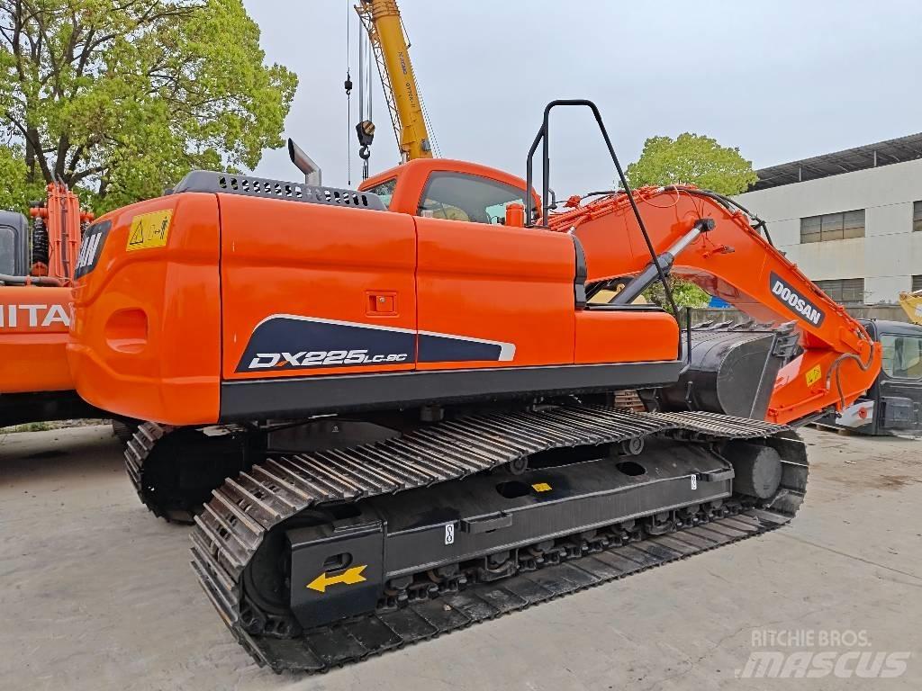 Doosan DX 225 LC-9C Raupenbagger