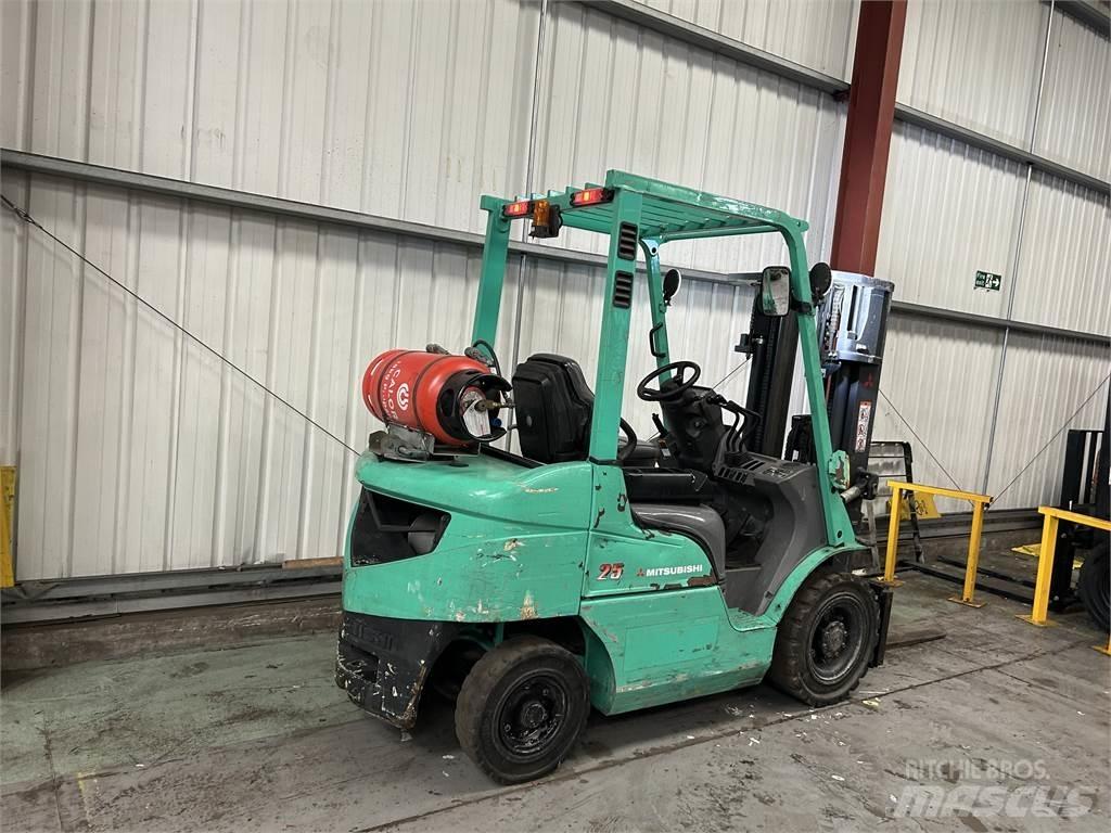Mitsubishi FG25NT Gasstapler