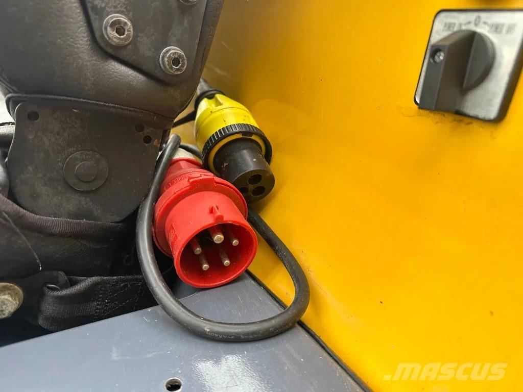 Eurotrac W11-E Radlader