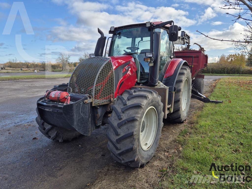 Valtra N114 EH Forwarder