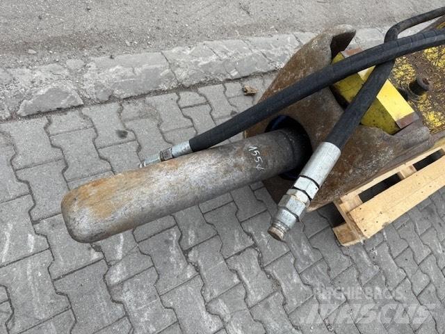 Soosan 121 Breaker Hammer / Brecher