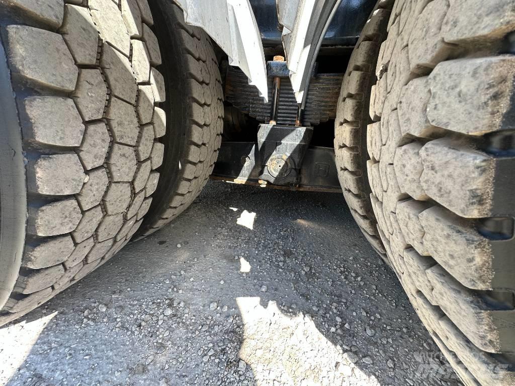 International 7500 Saug- und Druckwagen