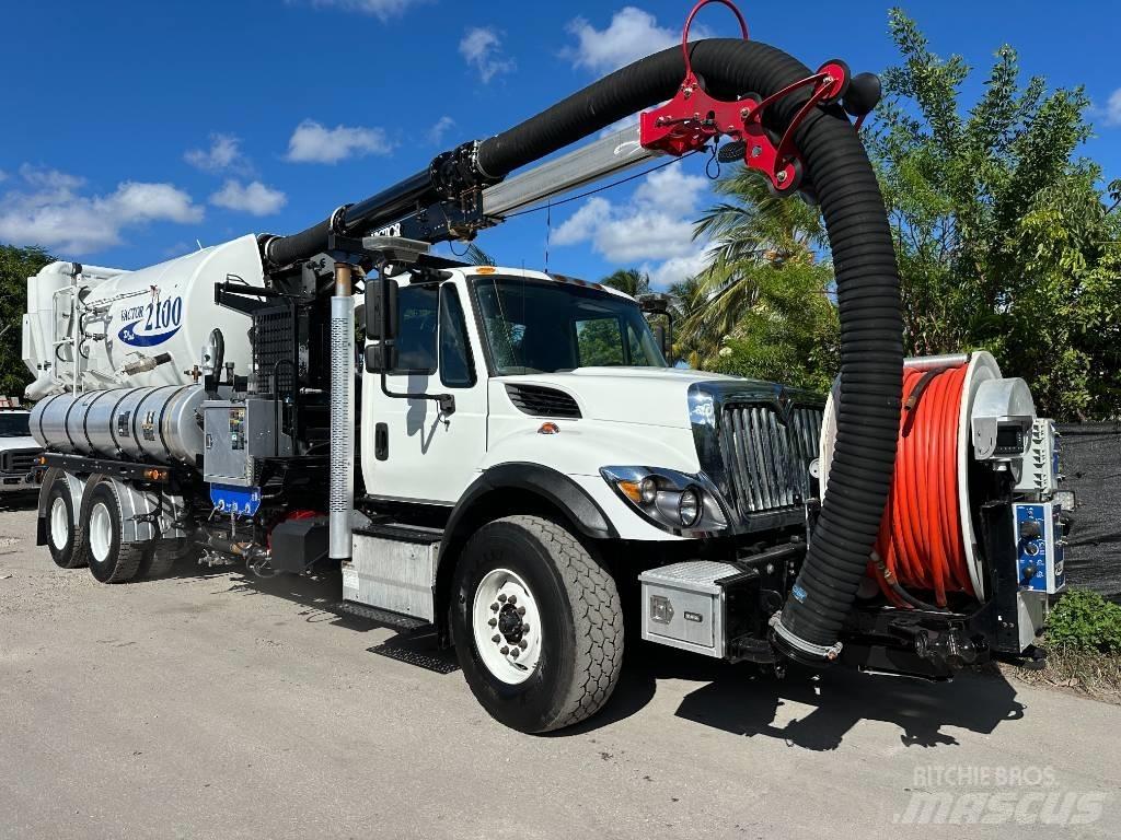 International 7500 Saug- und Druckwagen