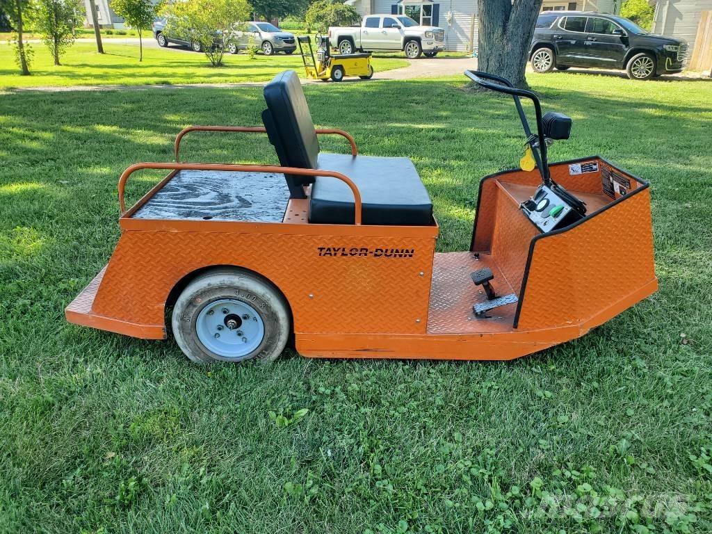 Taylor-Dunn SS536 Schlepper