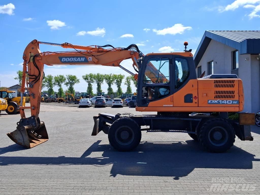 Doosan DX 140 W-3 Mobilbagger