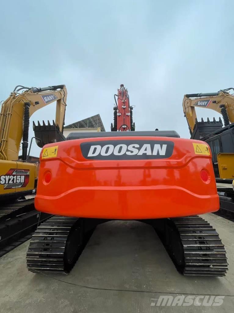 Doosan DX 225 LC Raupenbagger