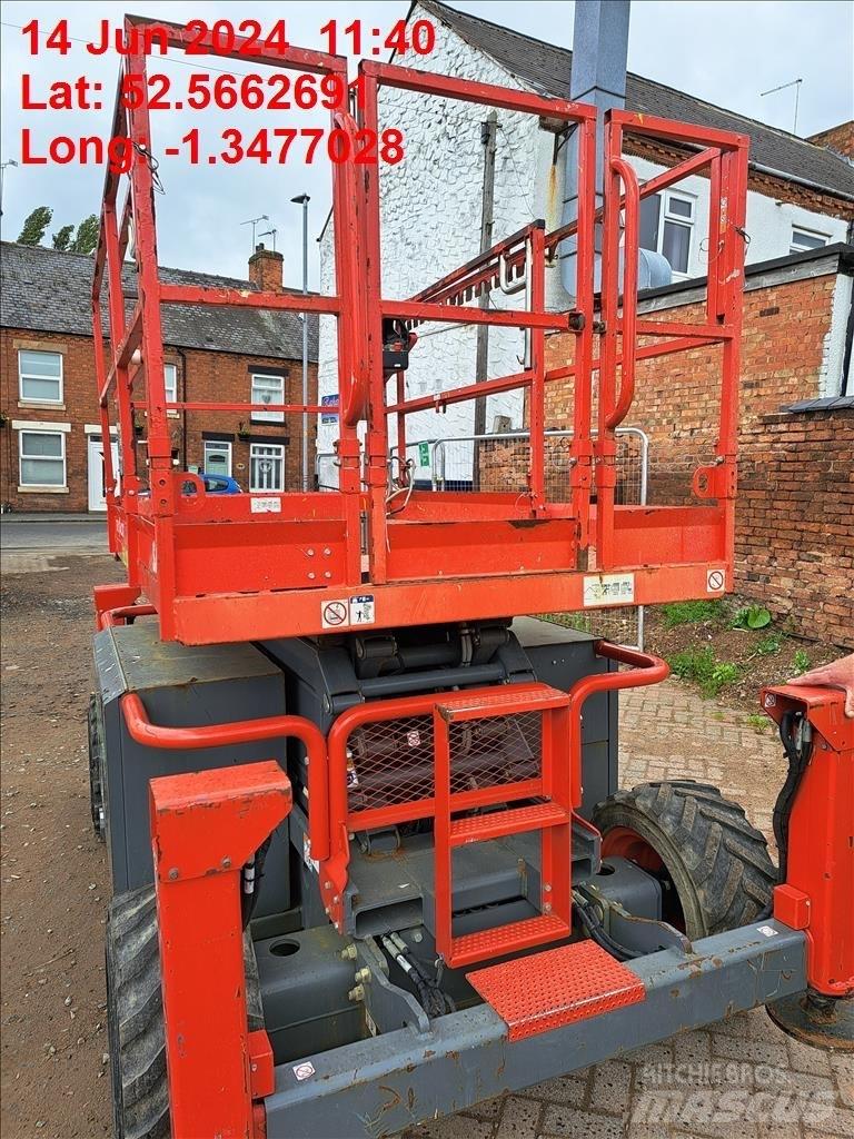 SkyJack SJ 6832 RT Scheren-Arbeitsbühnen