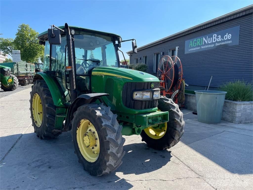 John Deere 5820 Traktoren