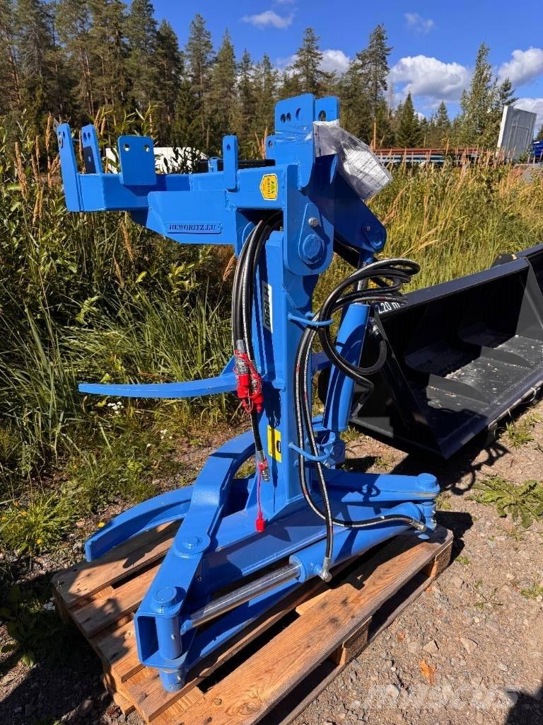  HEVO H1500 Krane und Lader