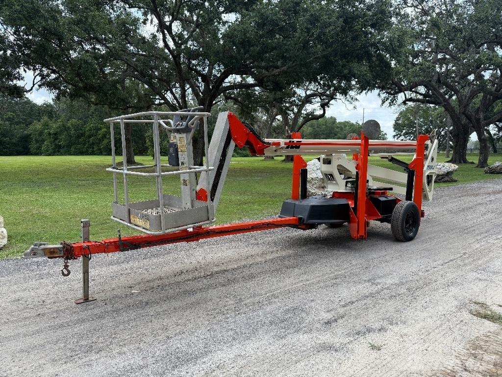 JLG T 500 J Anhänger-Arbeitsbühnen