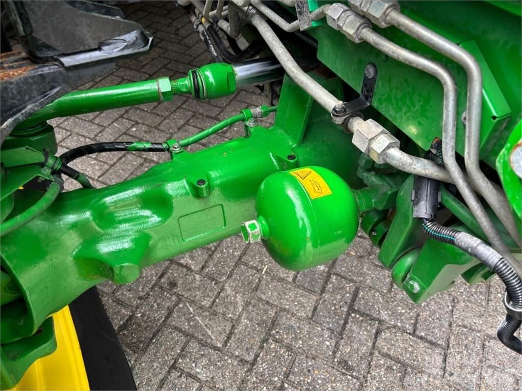 John Deere 6215R Traktoren