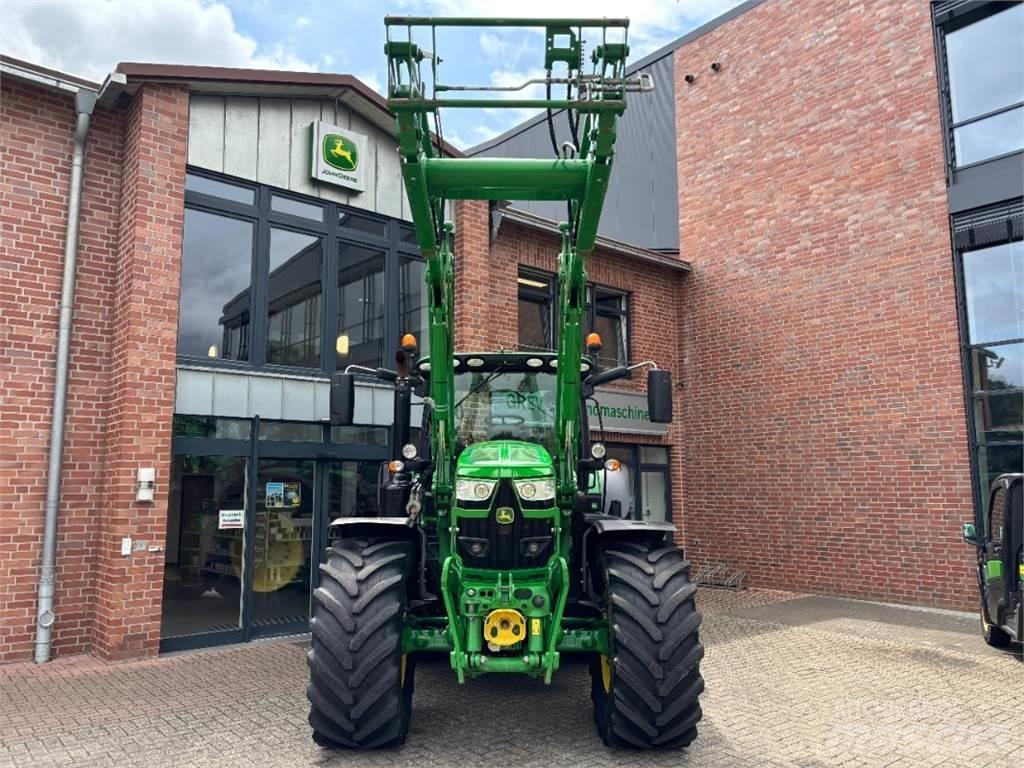 John Deere 6215R Traktoren