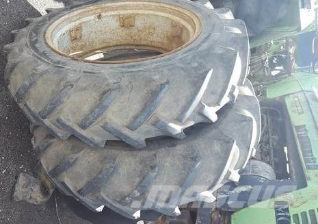  Pneus 12.4-28 Reifen