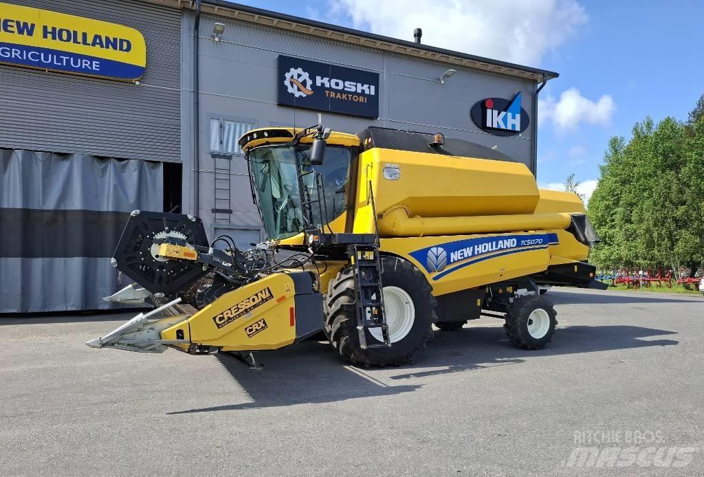 New Holland TC 5070 Mähdrescher