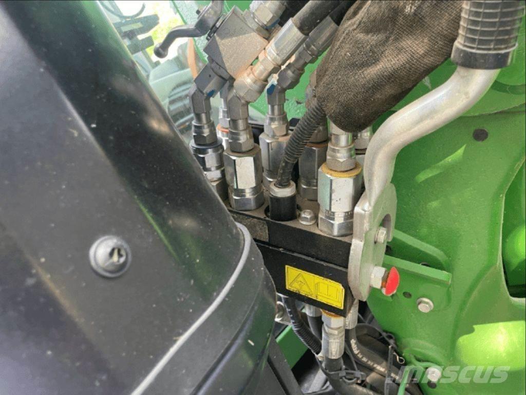 John Deere 6120 M Traktoren