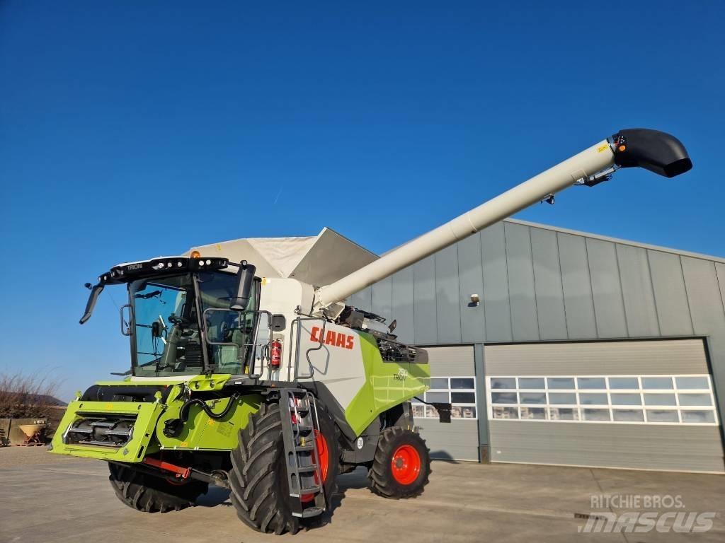 CLAAS Trion 750 Mähdrescher