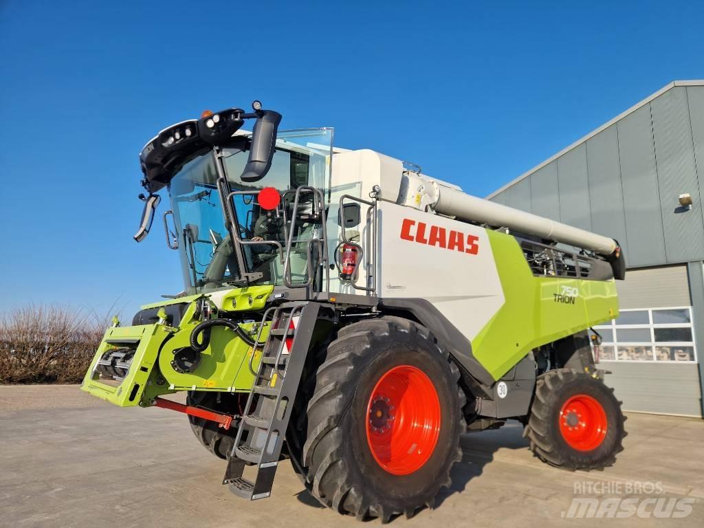 CLAAS Trion 750 Mähdrescher