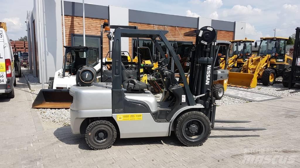 Nissan UGL02A35DU Gasstapler