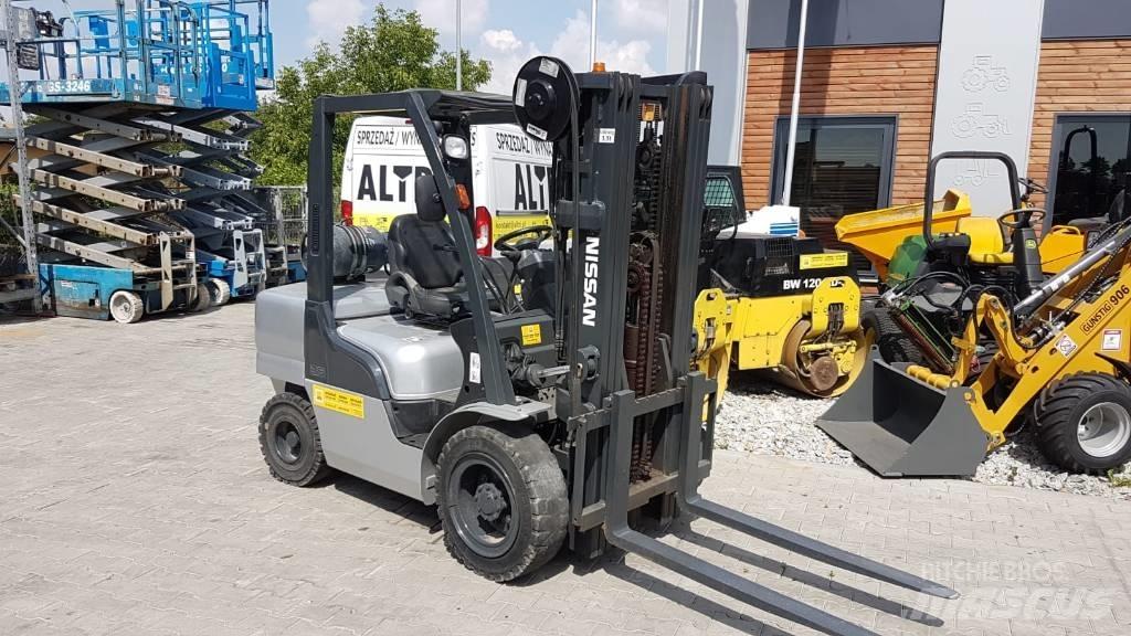 Nissan UGL02A35DU Gasstapler
