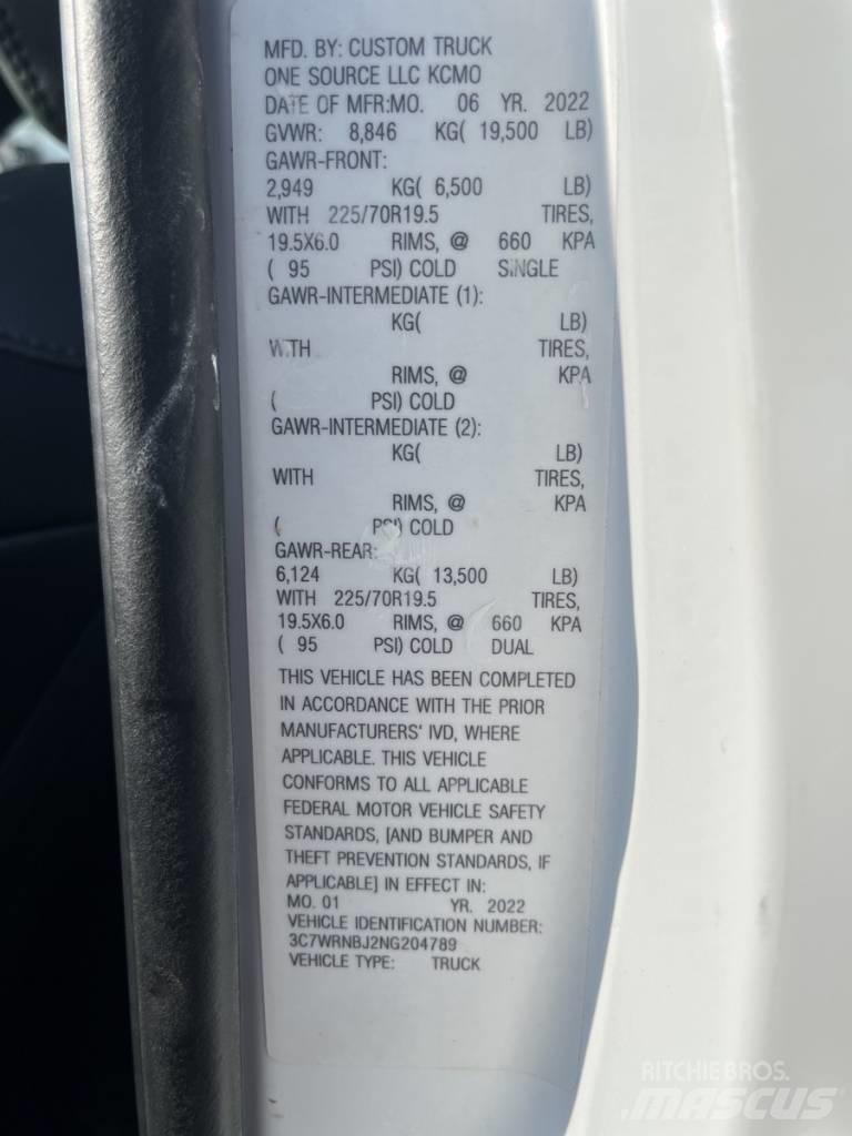 RAM 5500 Pritschenwagen/Pritschenwagen mit Seitenklappe