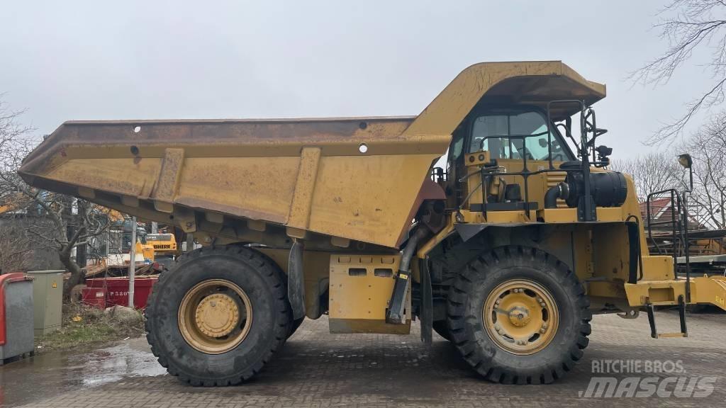 CAT 770 Dumper - Knickgelenk