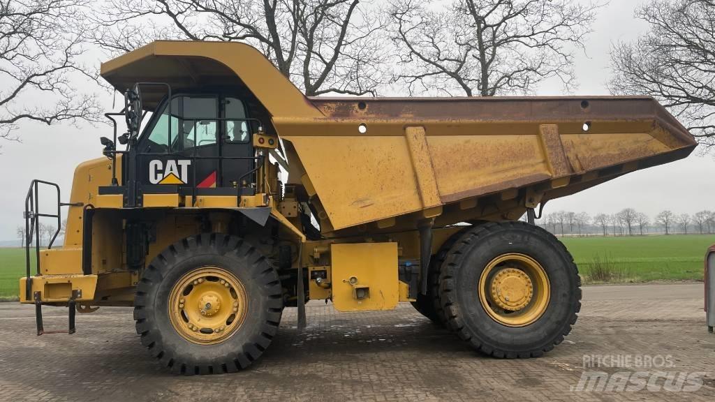 CAT 770 Dumper - Knickgelenk