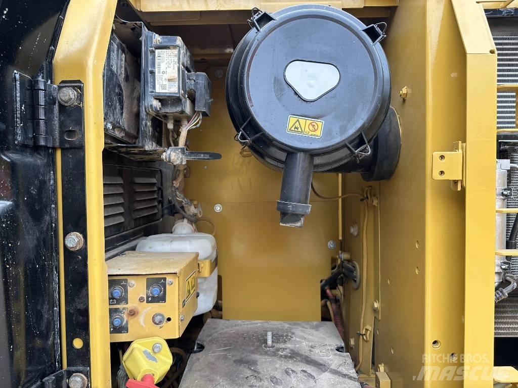 CAT 320D Raupenbagger