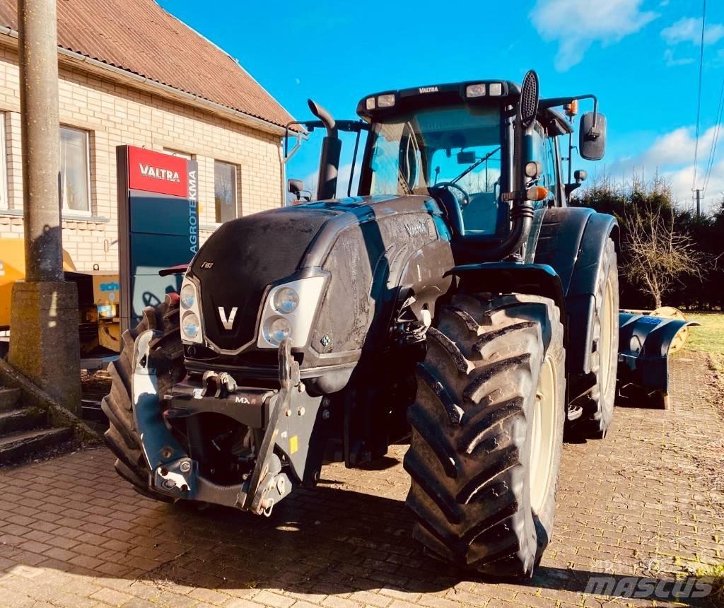 Valtra T 203 Traktoren