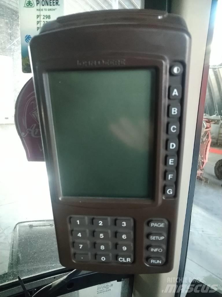 John Deere 732 Anhängespritzen